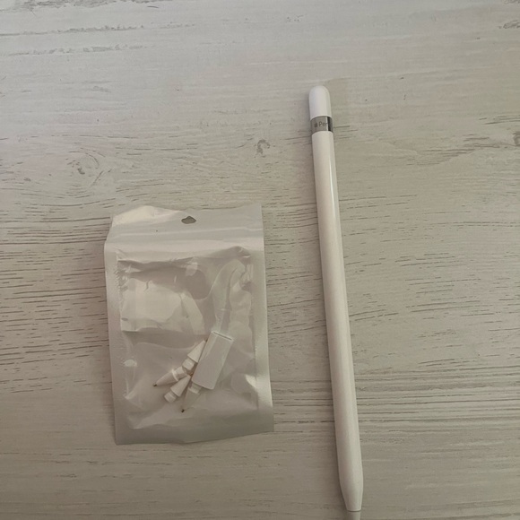Apple White Stylus with Accessories - Picture 1 of 3